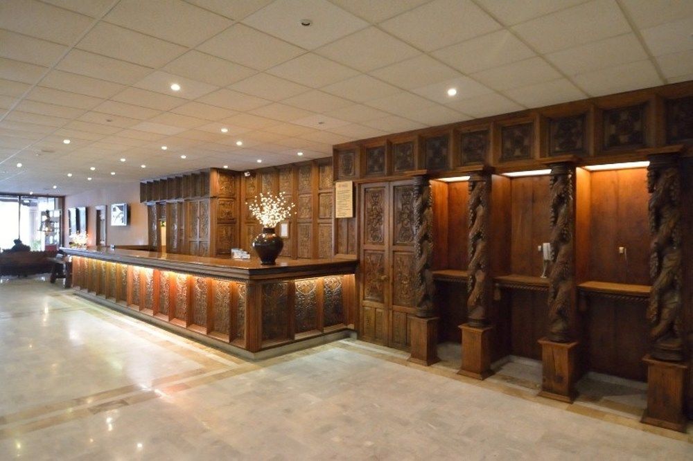 Plaza Uruapan Hotel Buitenkant foto
